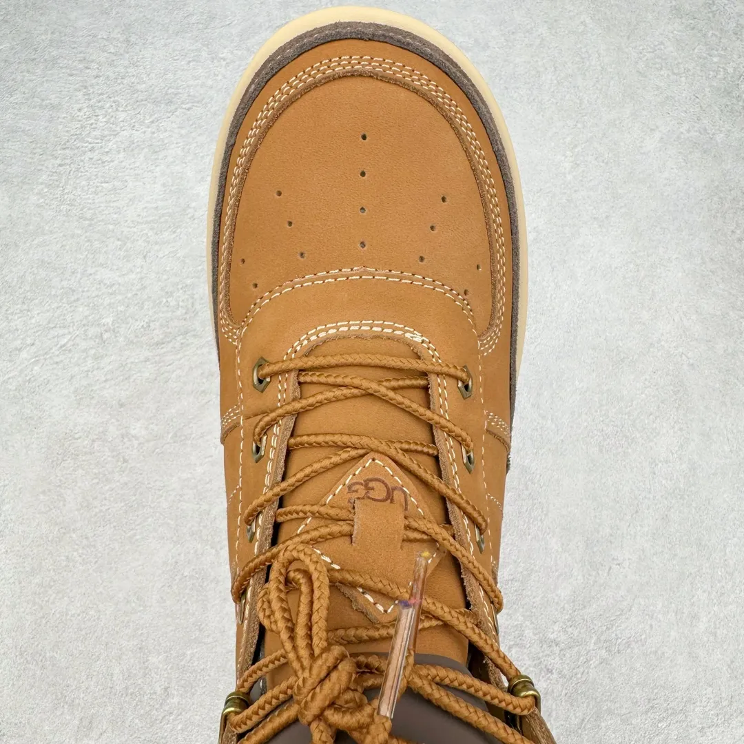 Pick up locally💰760 UGG 7089 Highlander autumn and winter sheepskin and fur integrated snow boots. All shoes are made from ZP. Longfeng A-grade Australian imported sheepskin and fur integrated men's boots. Brand OEM production line. Fully follow the ZP process. OEM original pattern maker. Adhering to the principle of no original shoes and no development selection. Pay attention to every detail. The most authentic version on the market. TREADLITE "light wing" technology outsole. Lightweight/durable/flexible/pile size: 40 41 42 43 44 45 Coding: by3936060